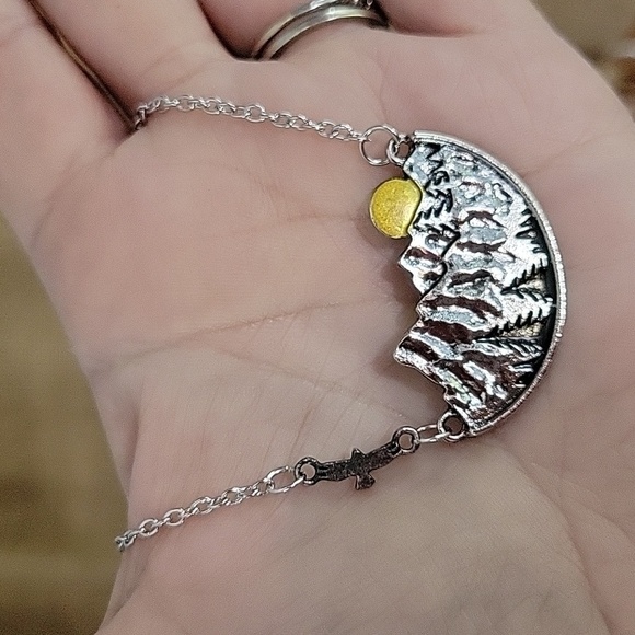 🔥LAST ONE🔥 Adventure Awaits Mountain Scene Necklace - Picture 1 of 6